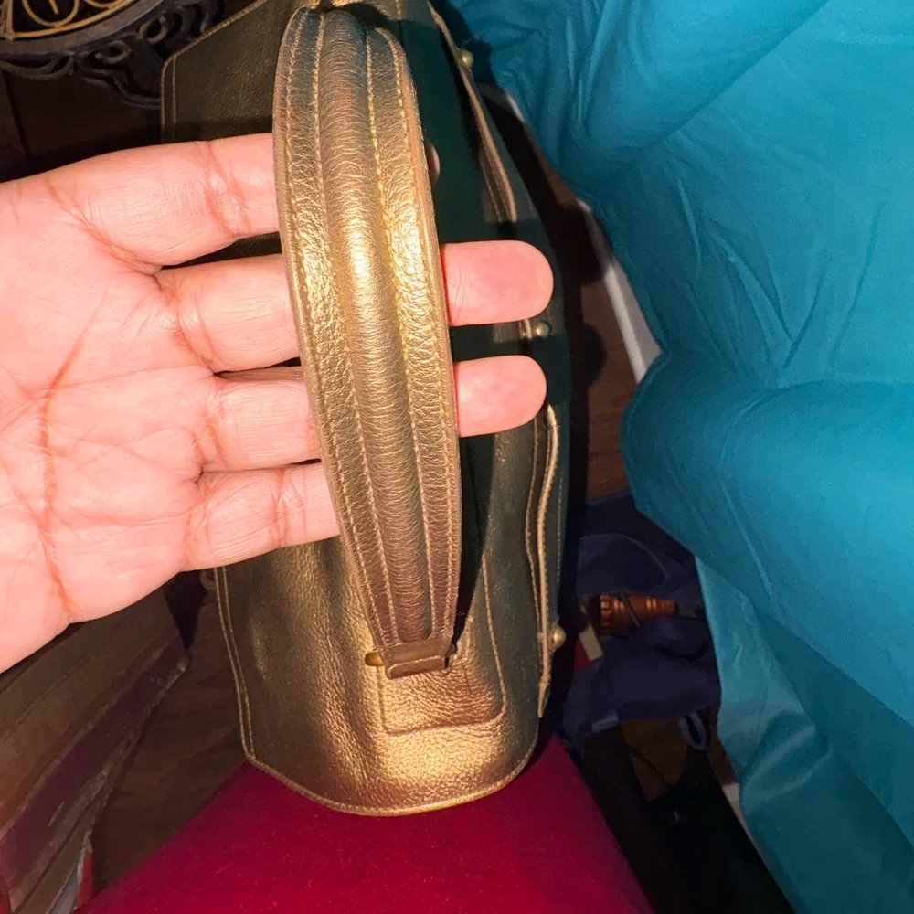 Yves Saint Laurent Large Metallic Bronze Muse Two Bag - Picture 6 of 13